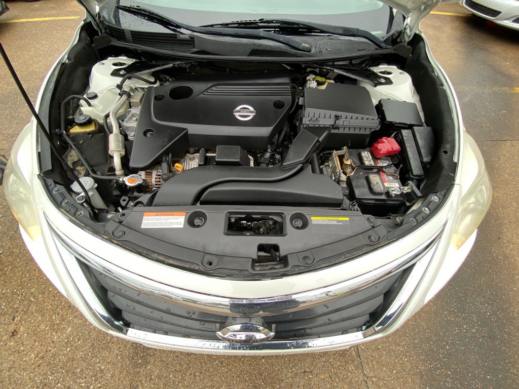2014 Nissan Altima Image 30