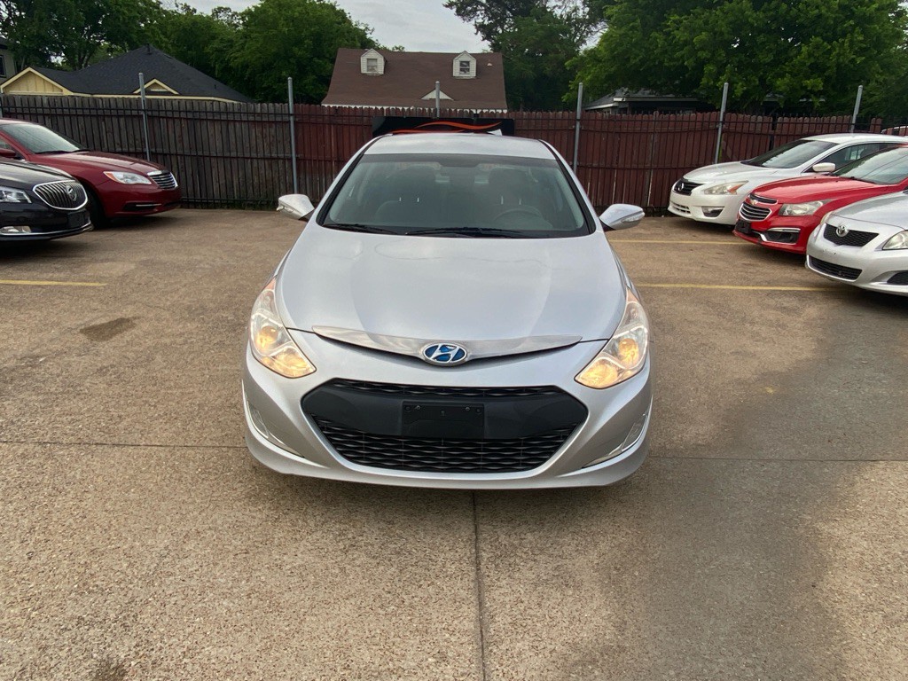 2011 Hyundai Sonata Image 2