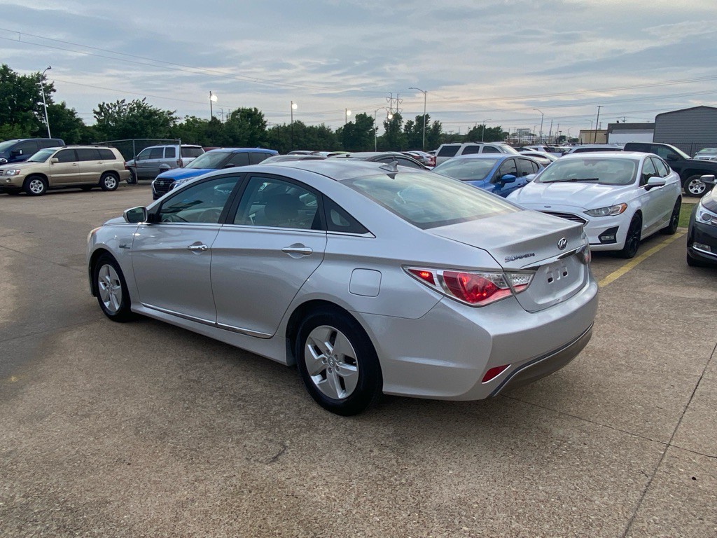 2011 Hyundai Sonata Image 4