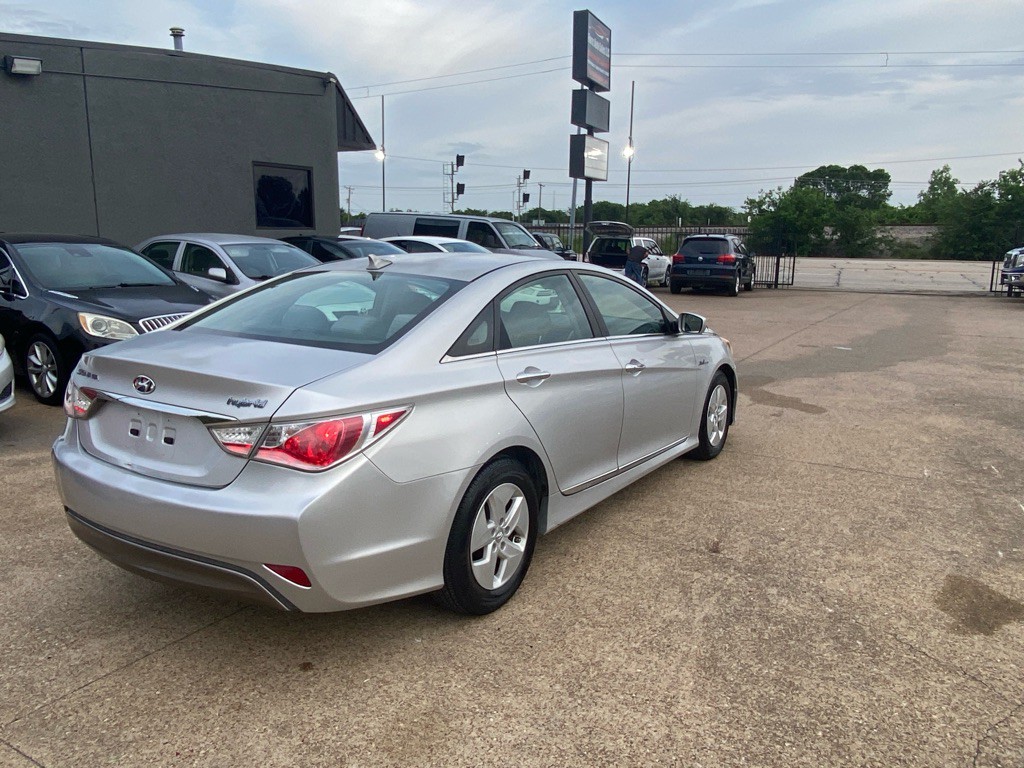 2011 Hyundai Sonata Image 6