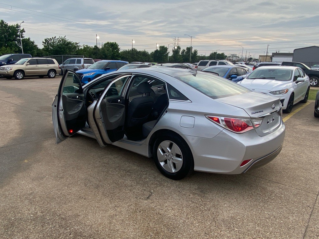 2011 Hyundai Sonata Image 10