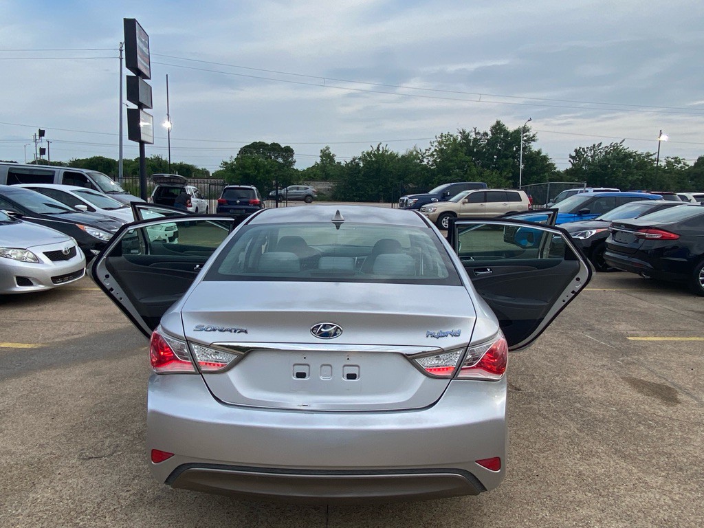 2011 Hyundai Sonata Image 11