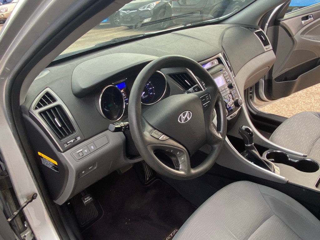 2011 Hyundai Sonata Image 14