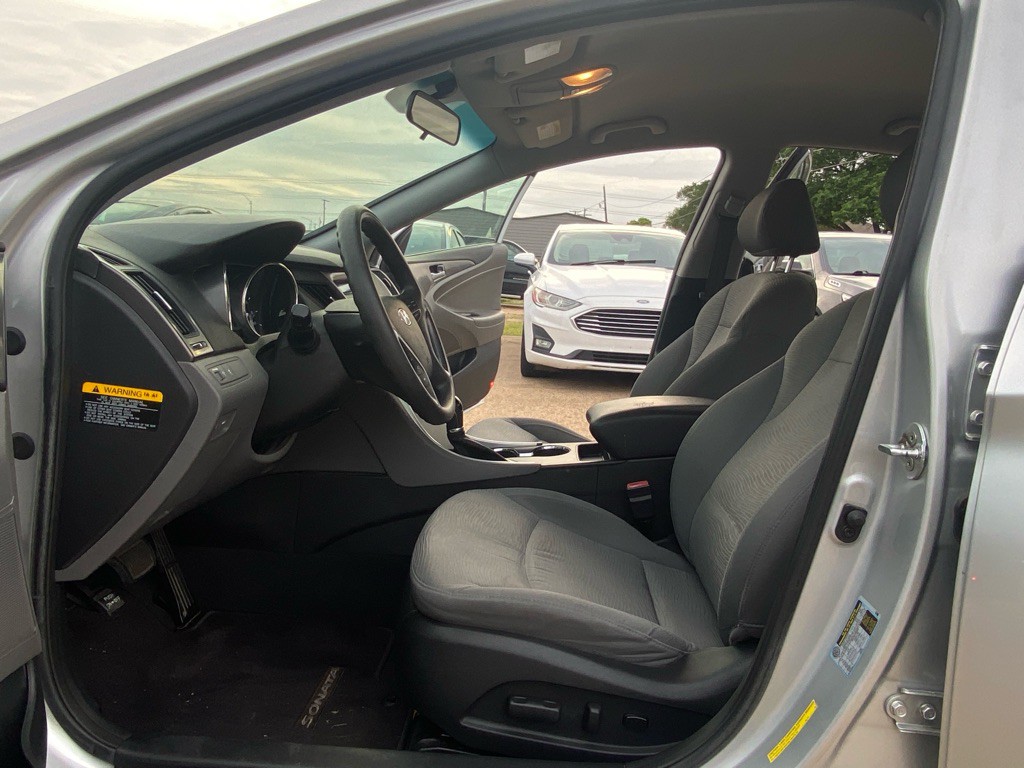 2011 Hyundai Sonata Image 15