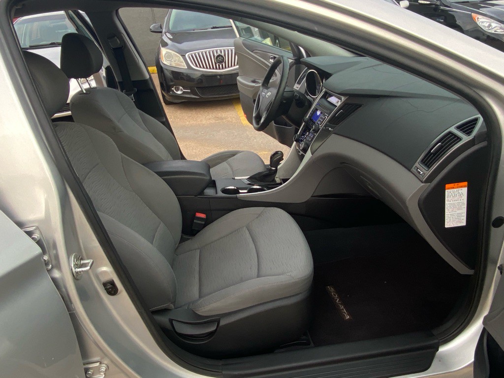 2011 Hyundai Sonata Image 18