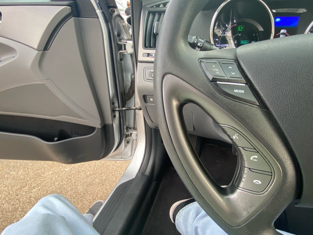 2011 Hyundai Sonata Image 24