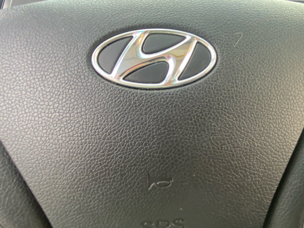 2011 Hyundai Sonata Image 25