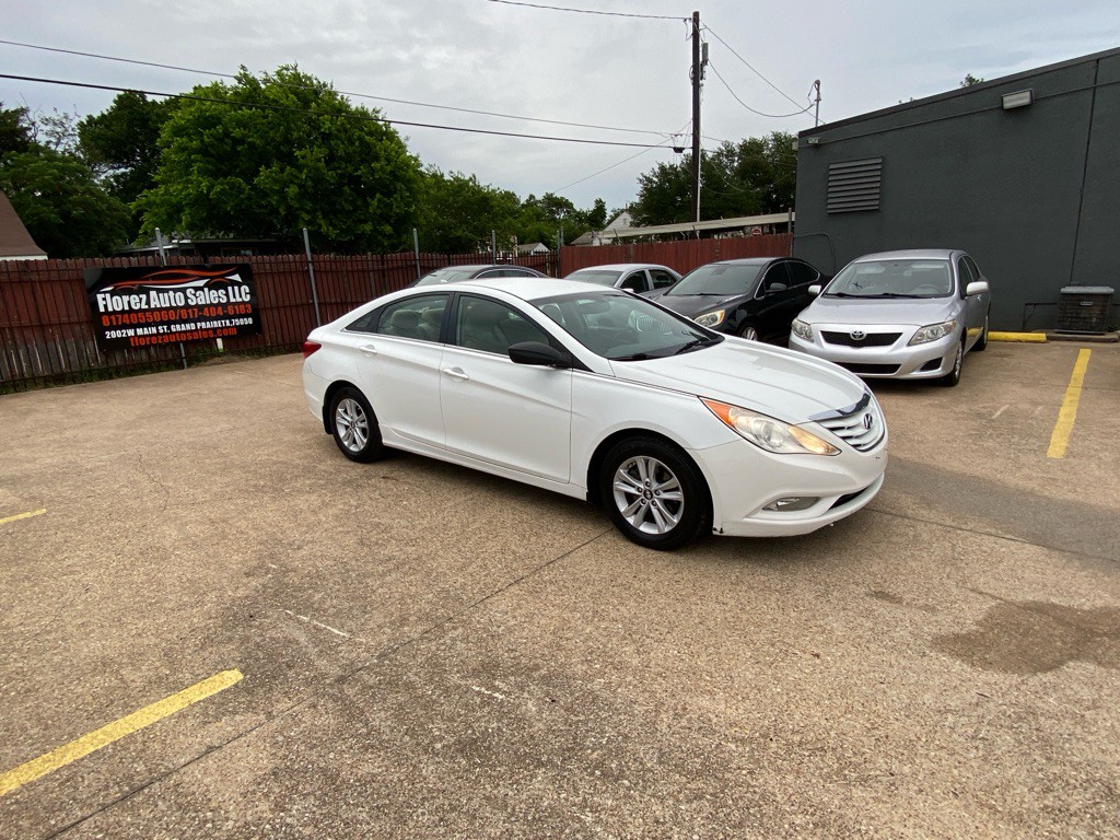 2013 Hyundai Sonata Image 1