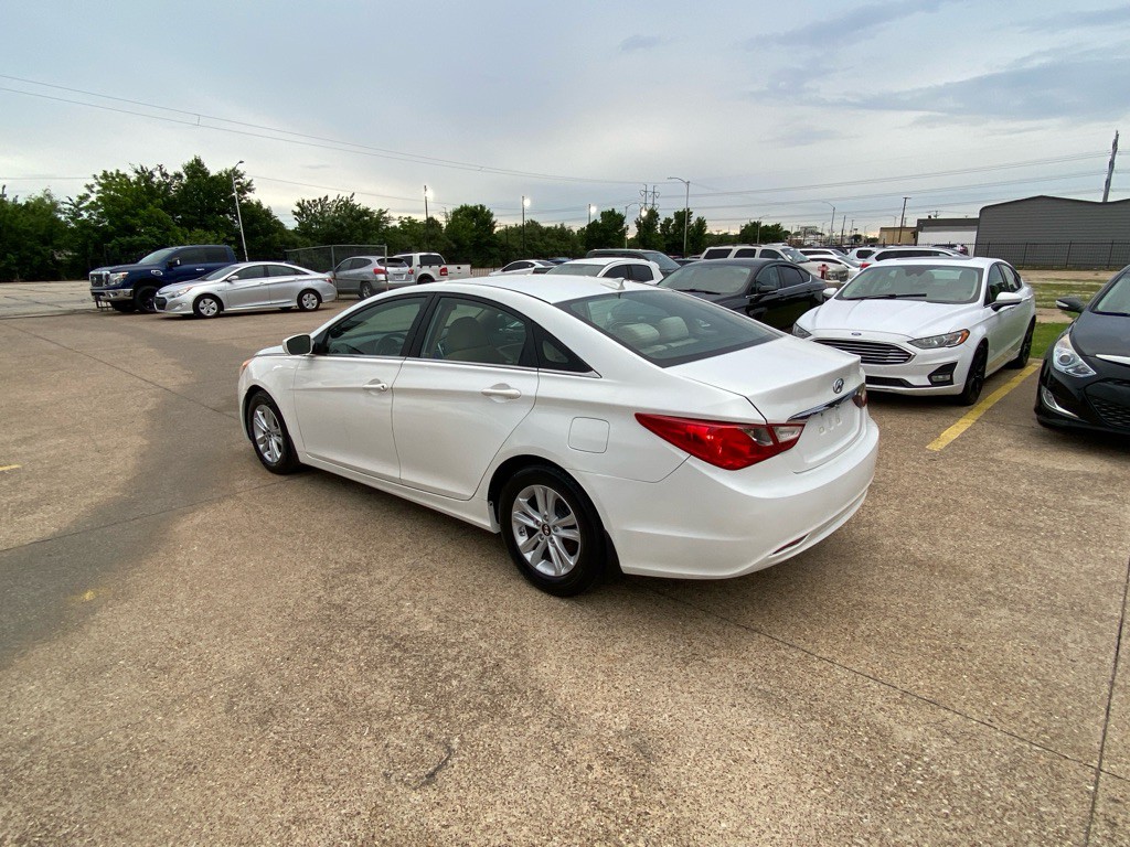 2013 Hyundai Sonata Image 4