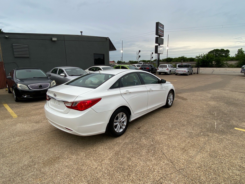 2013 Hyundai Sonata Image 6