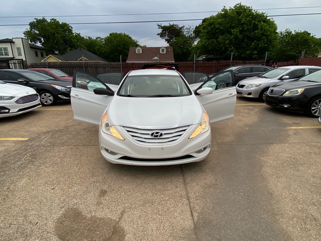 2013 Hyundai Sonata Image 8