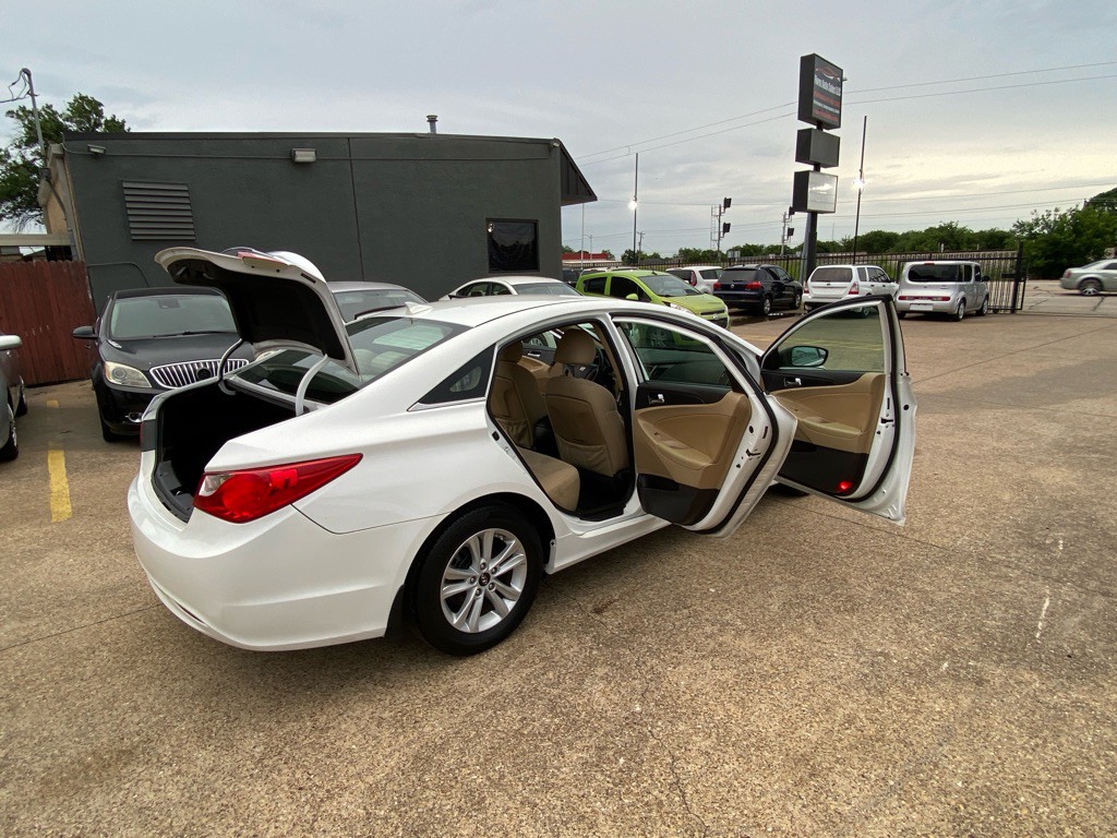 2013 Hyundai Sonata Image 12