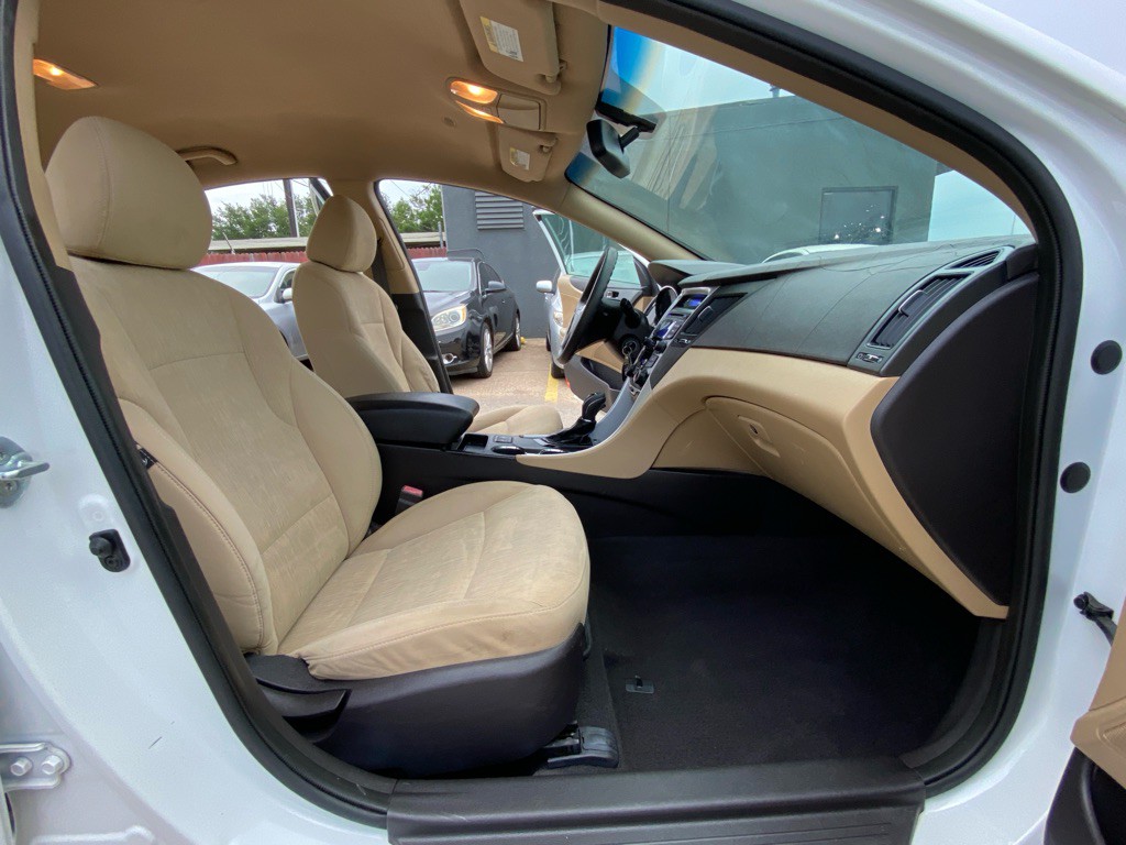 2013 Hyundai Sonata Image 19