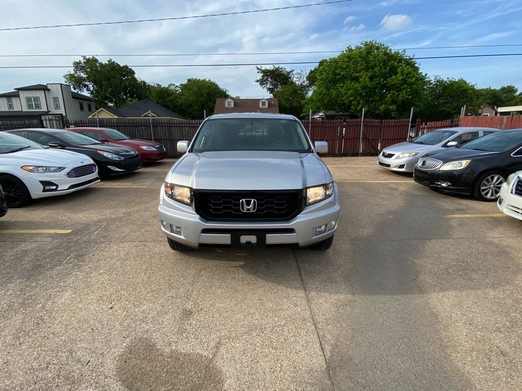 2014 Honda Ridgeline Image 2