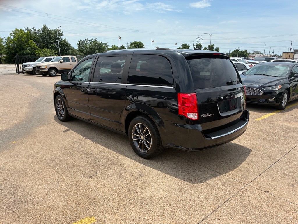 2016 Dodge Grand Caravan Image 4