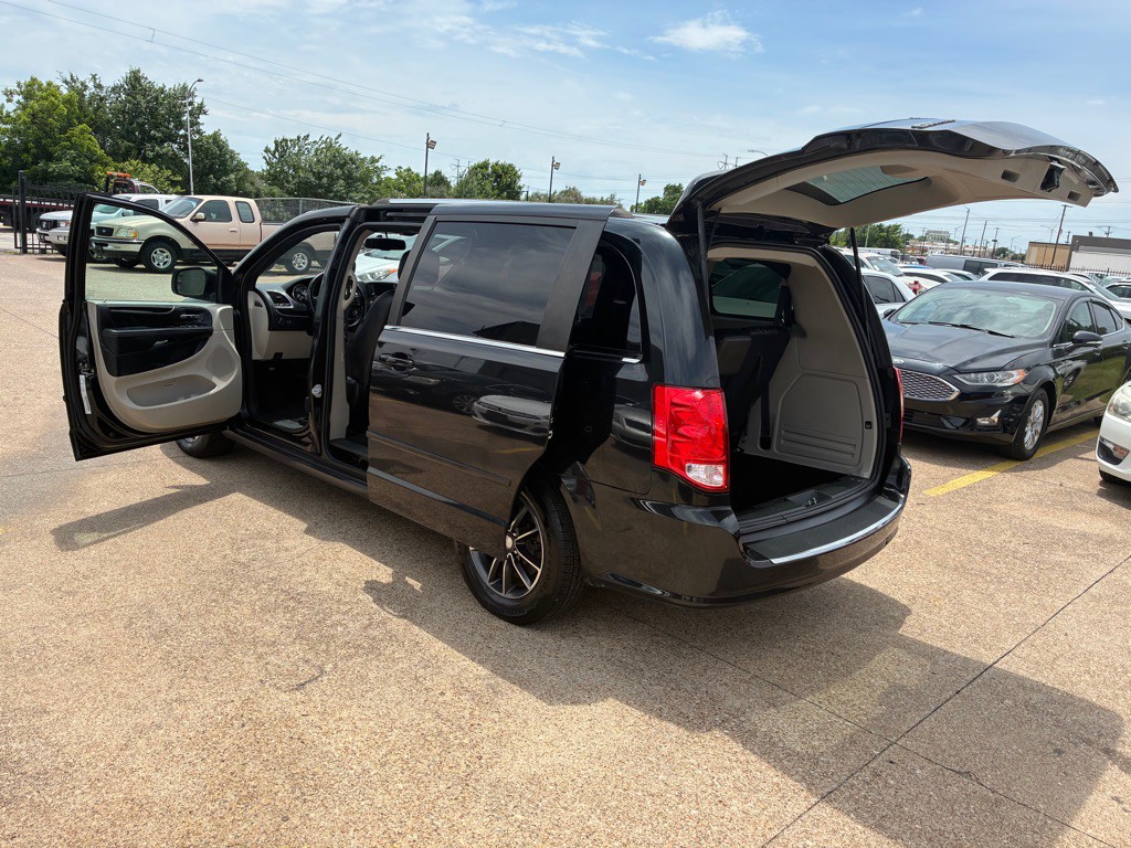 2016 Dodge Grand Caravan Image 10