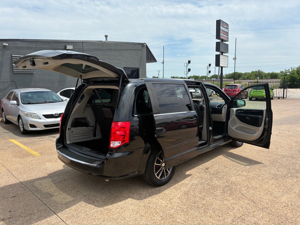 2016 Dodge Grand Caravan Image 12
