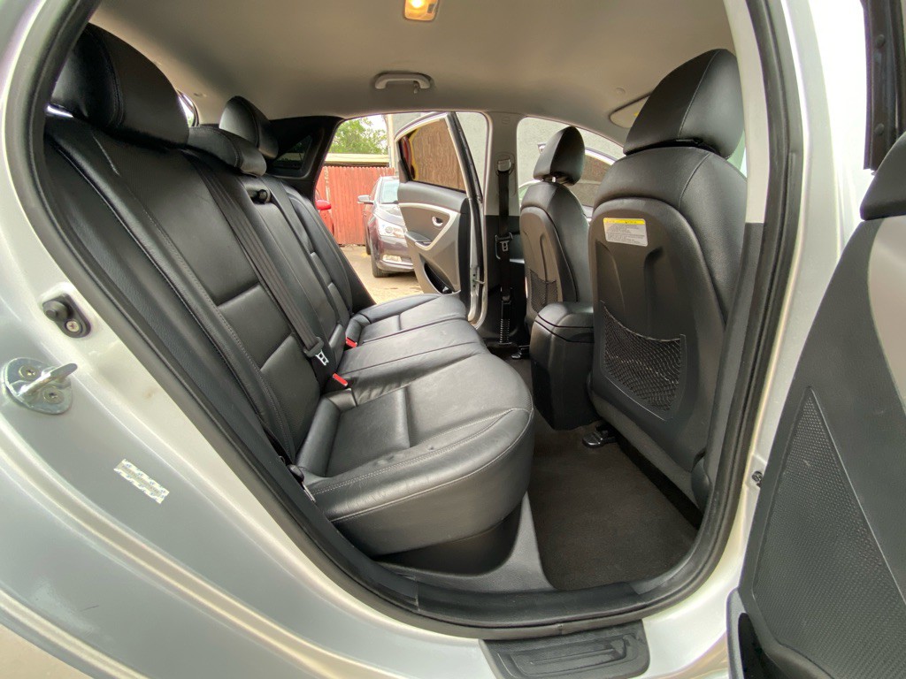 2014 Hyundai Elantra Image 17