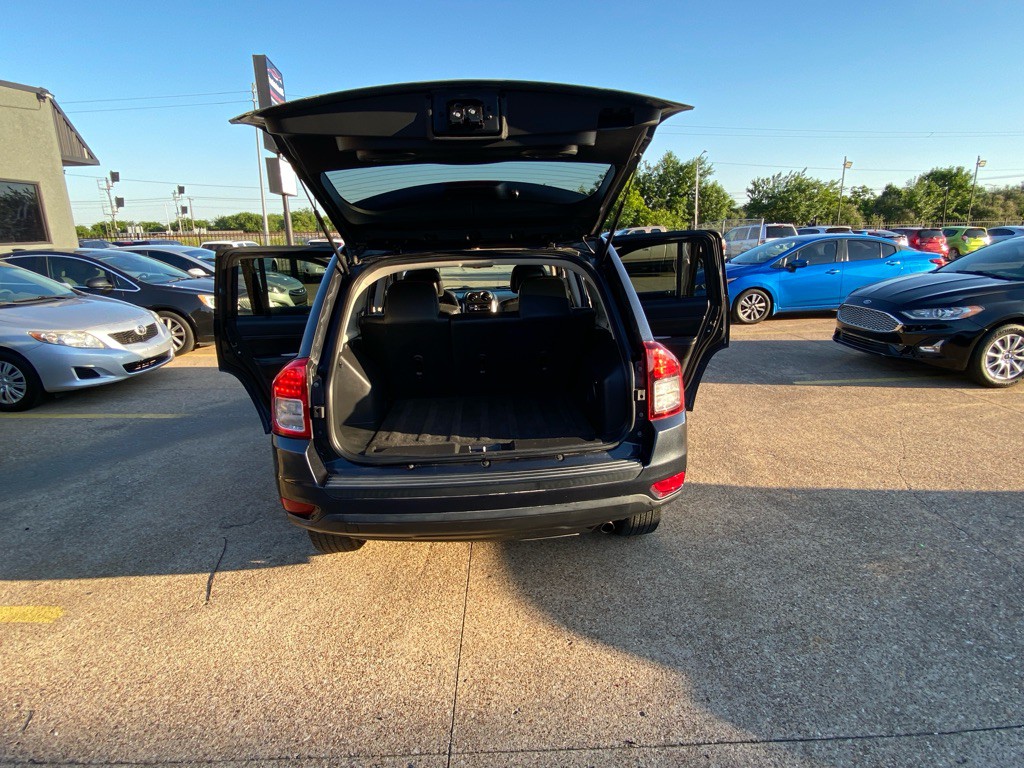 2014 Jeep Compass Image 11