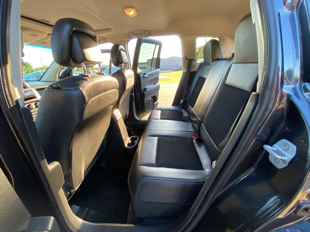 2014 Jeep Compass Image 16