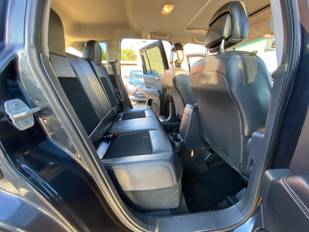 2014 Jeep Compass Image 18