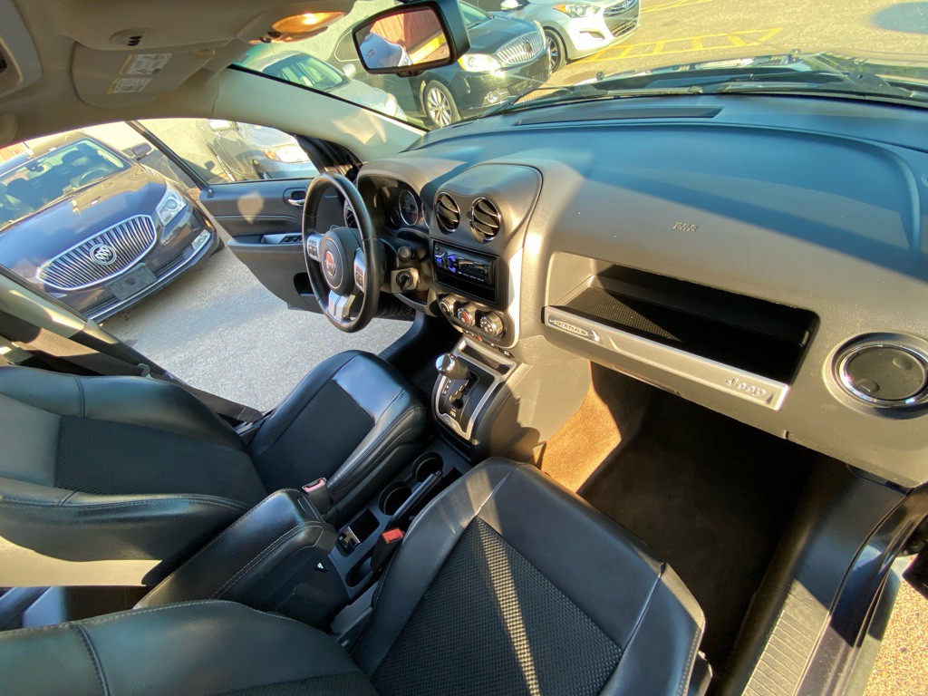 2014 Jeep Compass Image 20