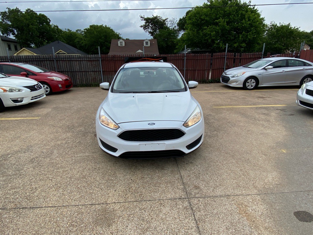 2016 Ford Focus Image 2