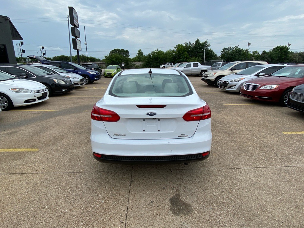 2016 Ford Focus Image 5