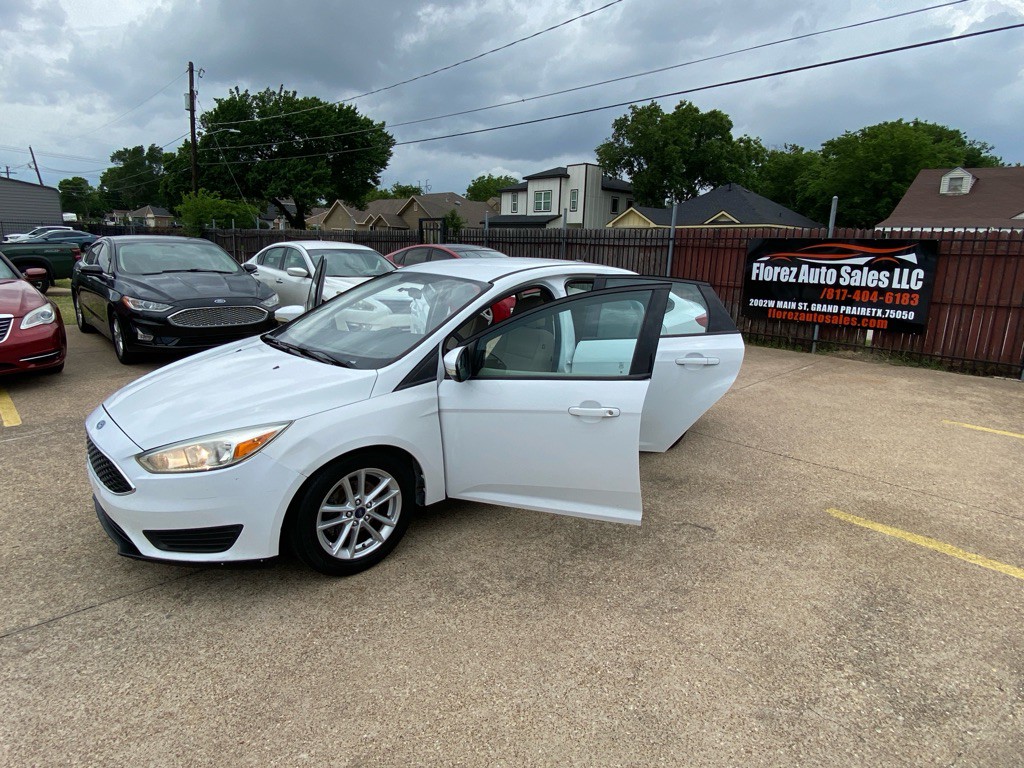 2016 Ford Focus Image 9