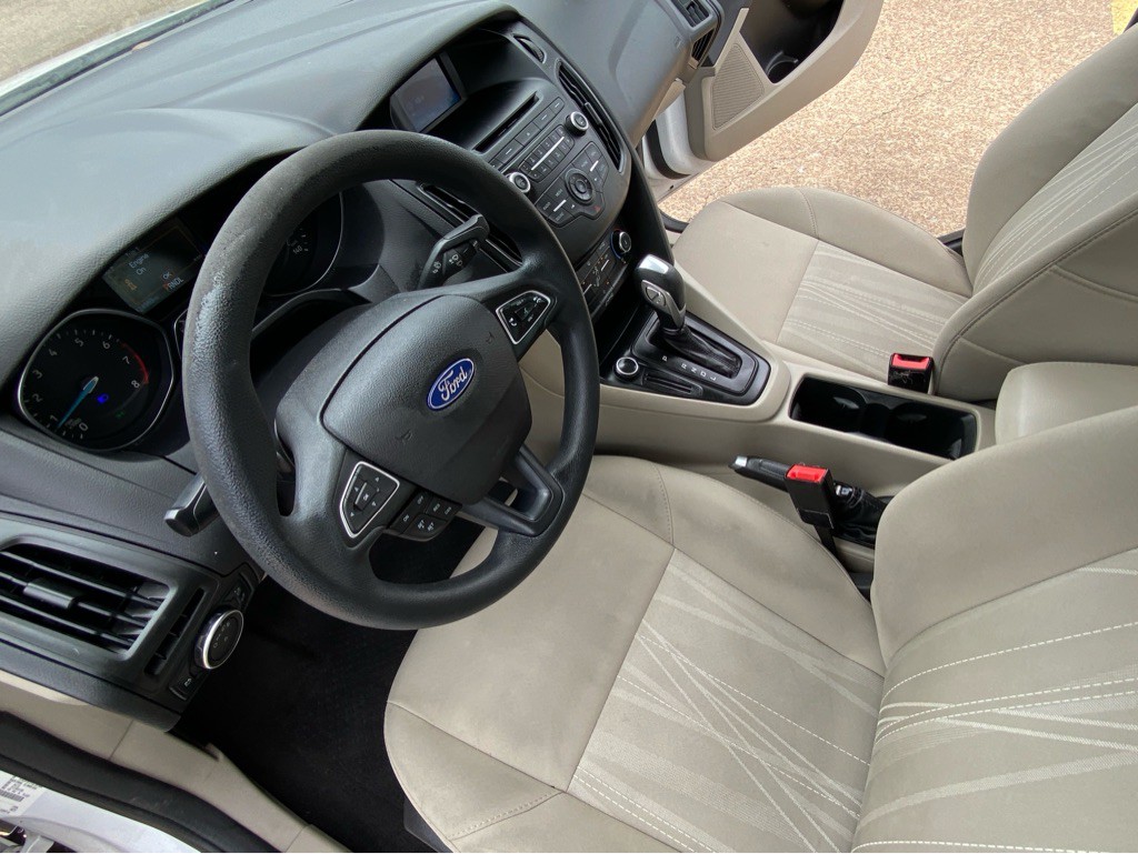 2016 Ford Focus Image 14
