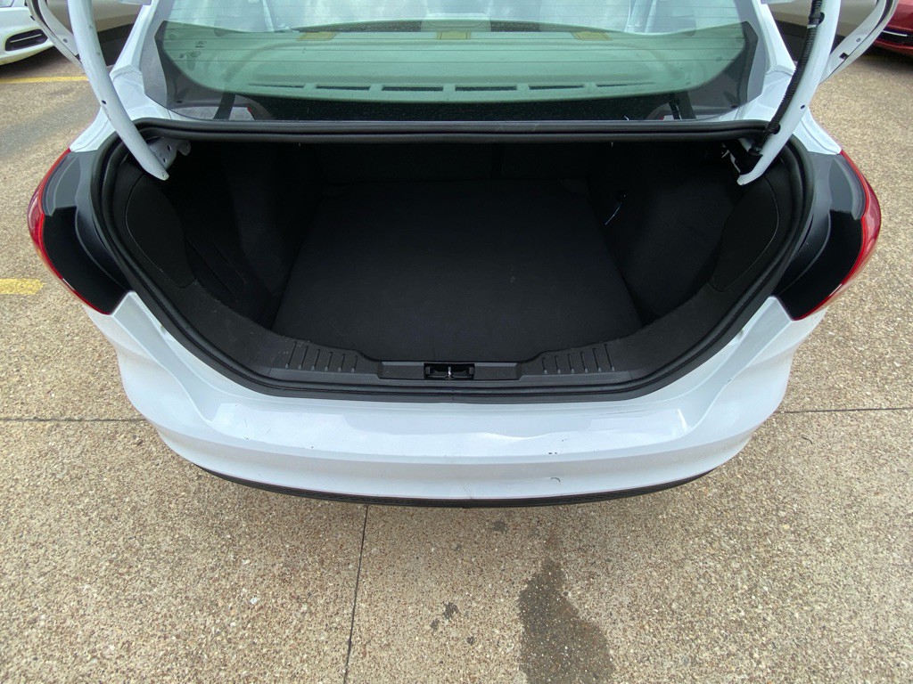 2016 Ford Focus Image 17