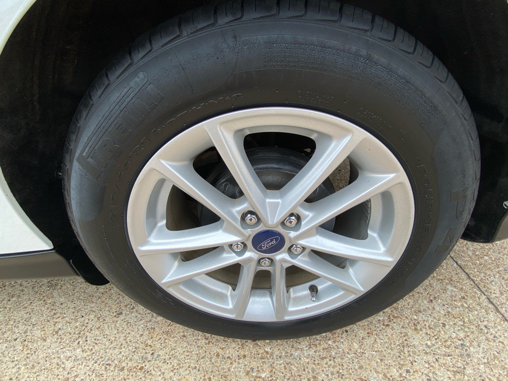 2016 Ford Focus Image 32