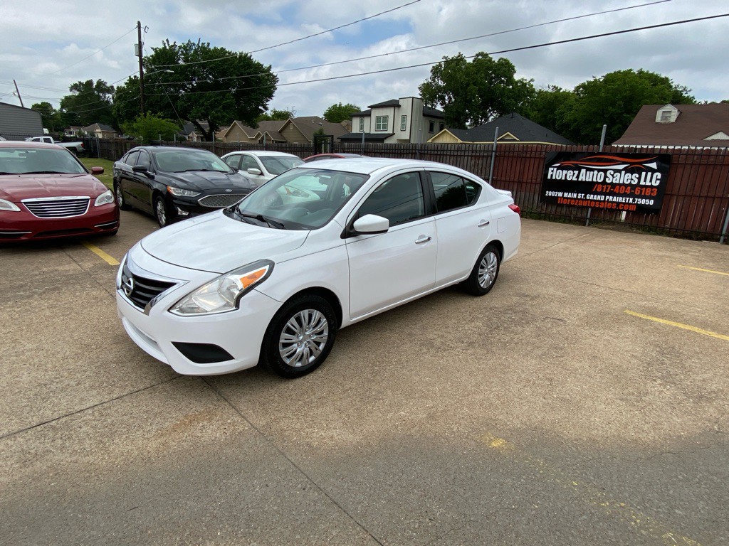 2018 Nissan Versa Image 3