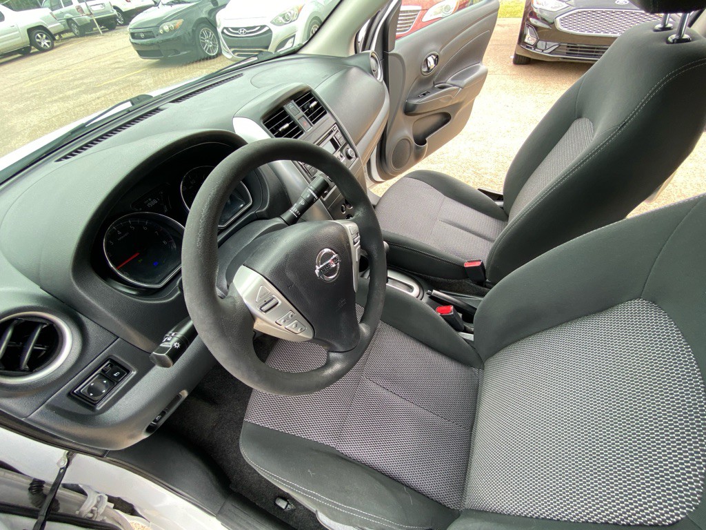 2018 Nissan Versa Image 14