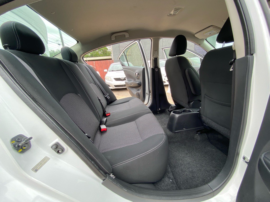 2018 Nissan Versa Image 18