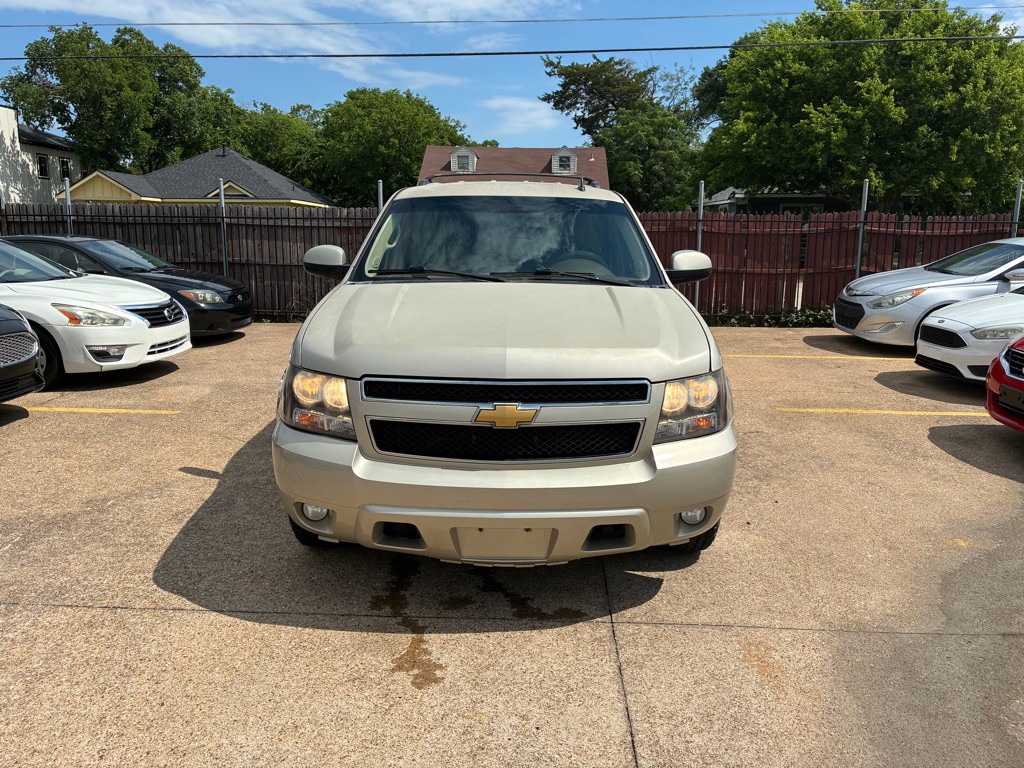 2013 Chevrolet Tahoe Image 2