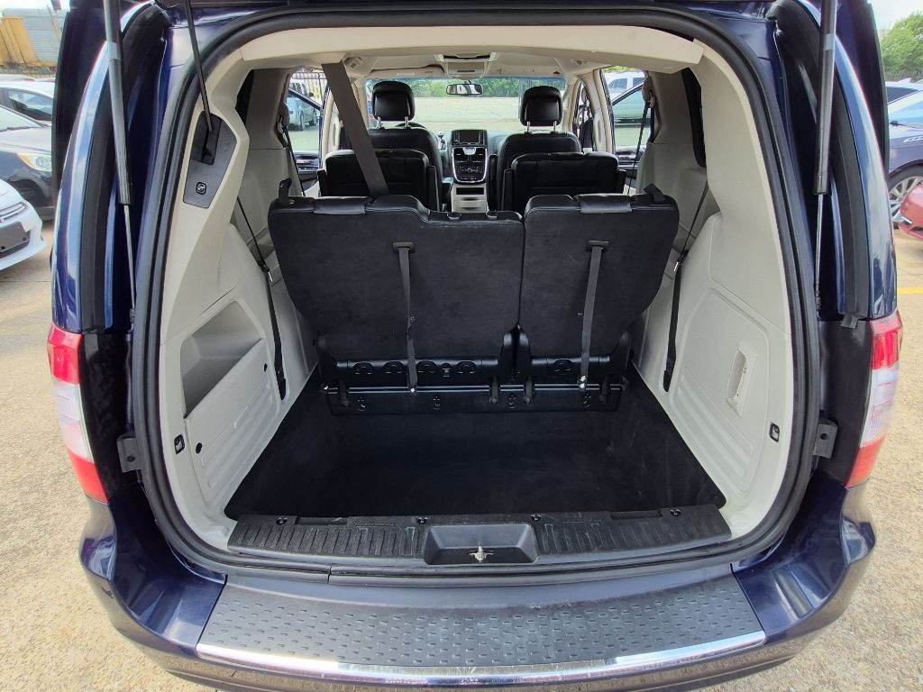 2014 Chrysler Town & Country Image 18