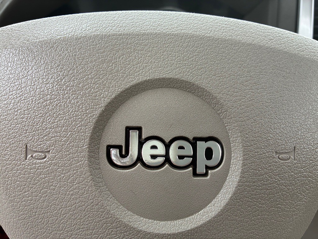 2010 Jeep Grand Cherokee Image 25