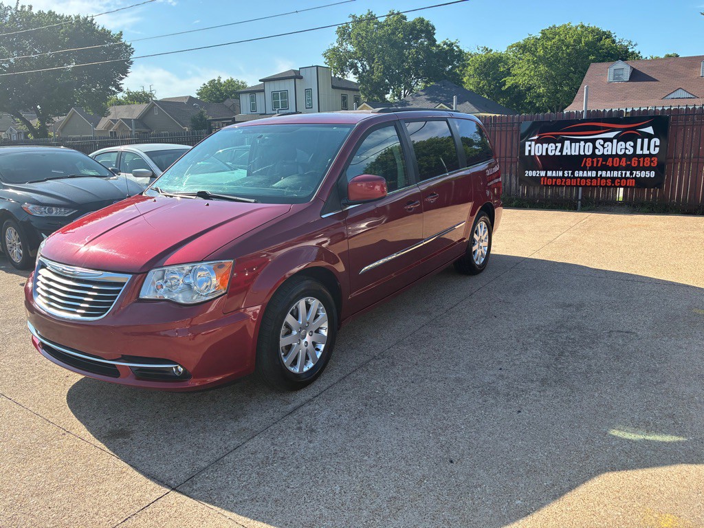 2015 Chrysler Town & Country Image 3