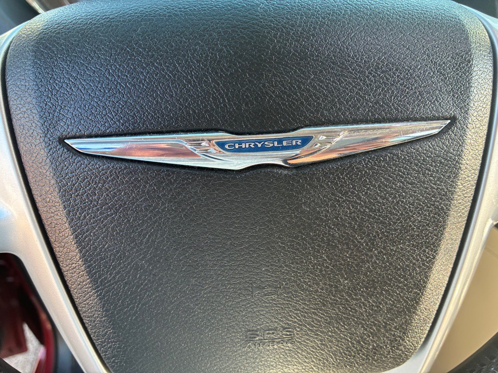 2015 Chrysler Town & Country Image 27