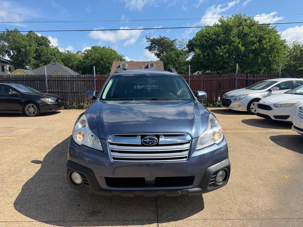 2013 Subaru Outback Image 2