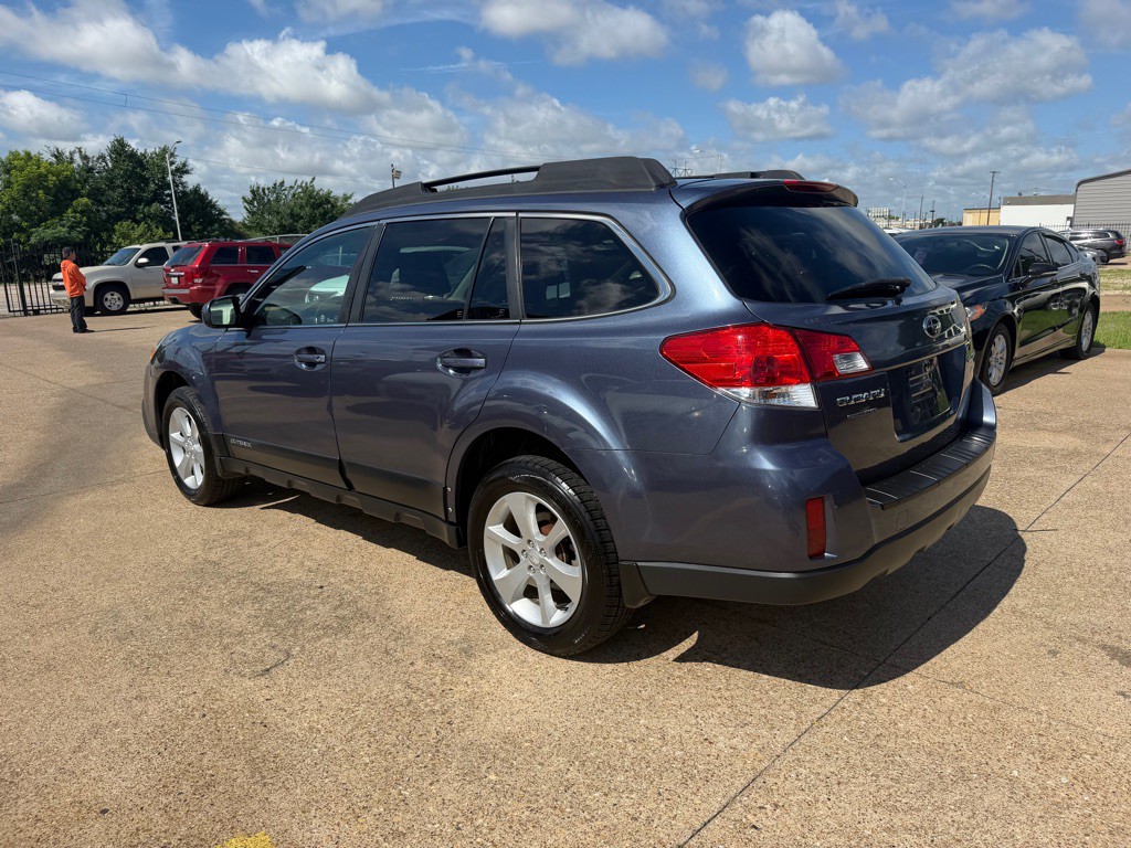 2013 Subaru Outback Image 4