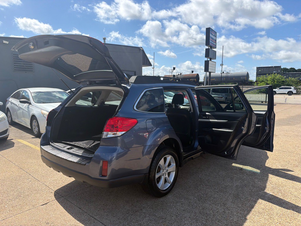 2013 Subaru Outback Image 12