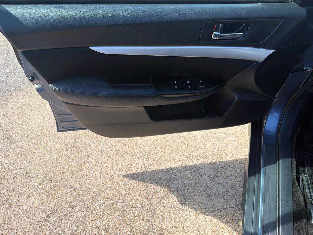 2013 Subaru Outback Image 13