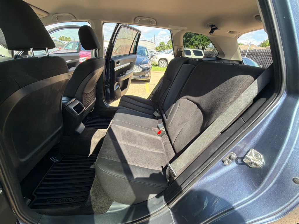 2013 Subaru Outback Image 16