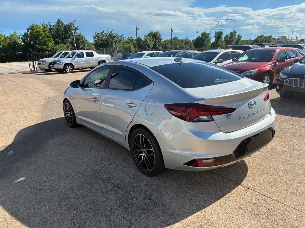 2019 Hyundai Elantra Image 4