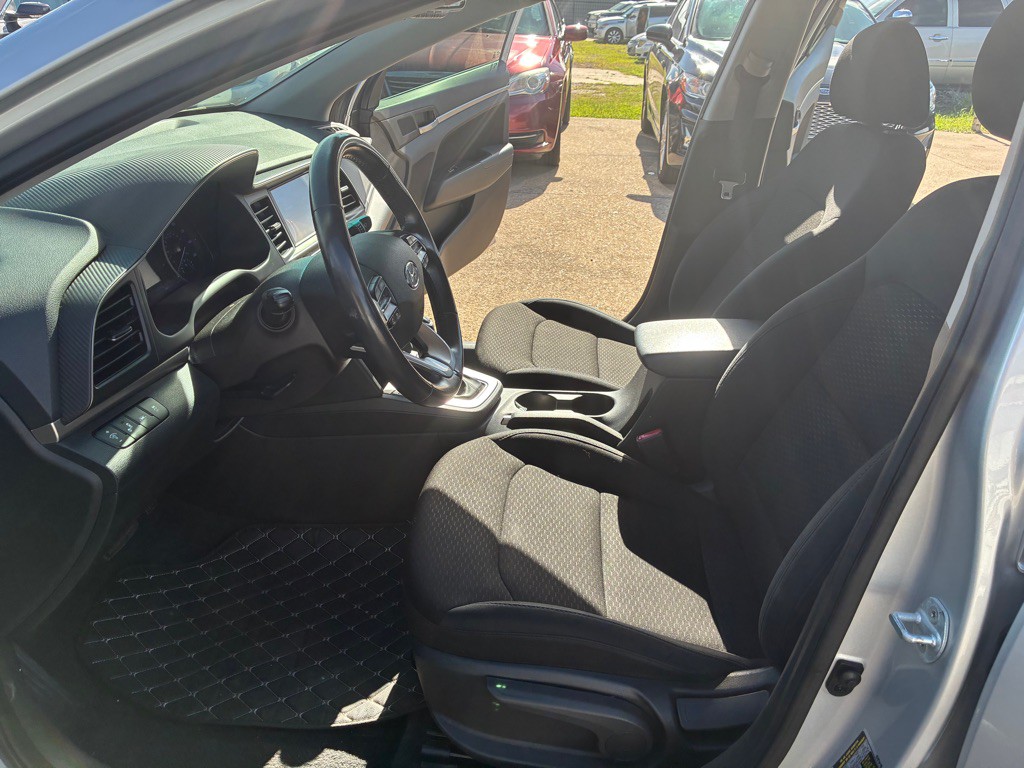 2019 Hyundai Elantra Image 9
