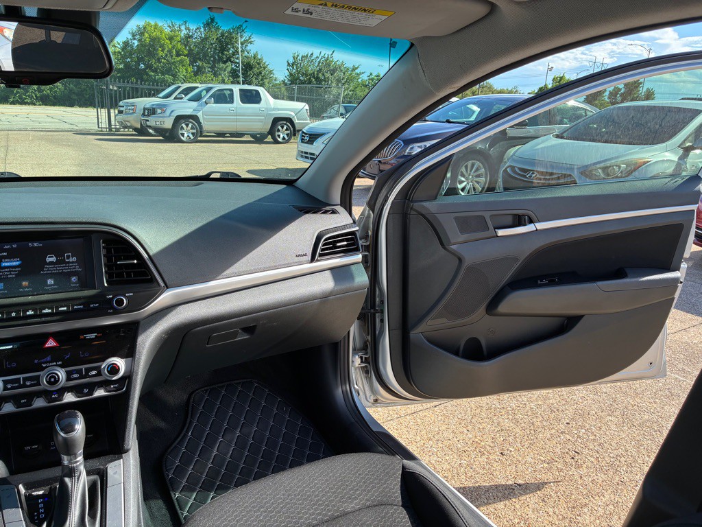 2019 Hyundai Elantra Image 13