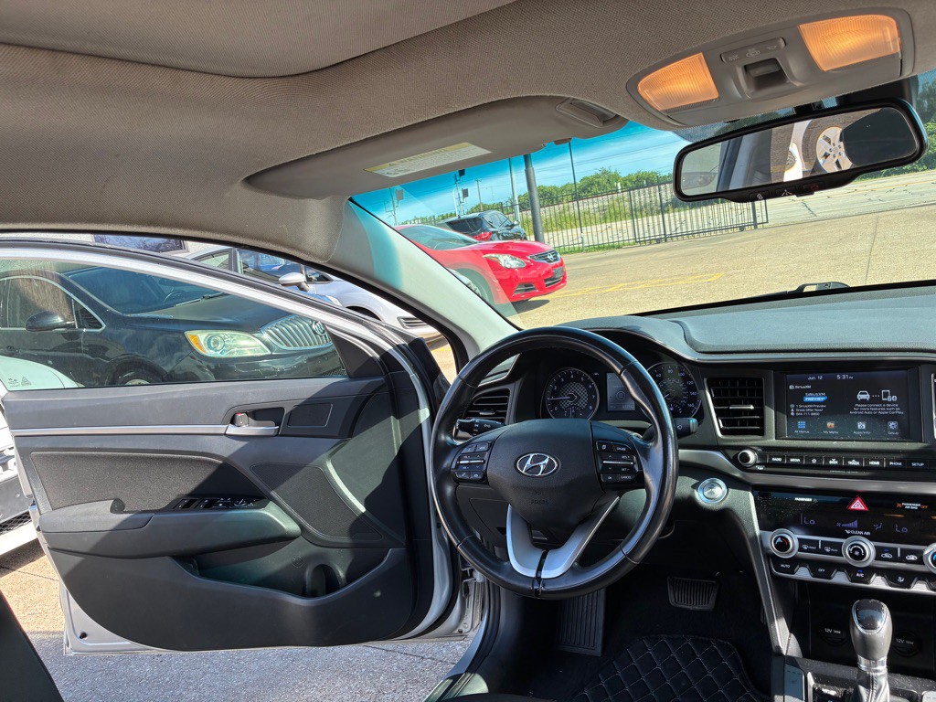 2019 Hyundai Elantra Image 14