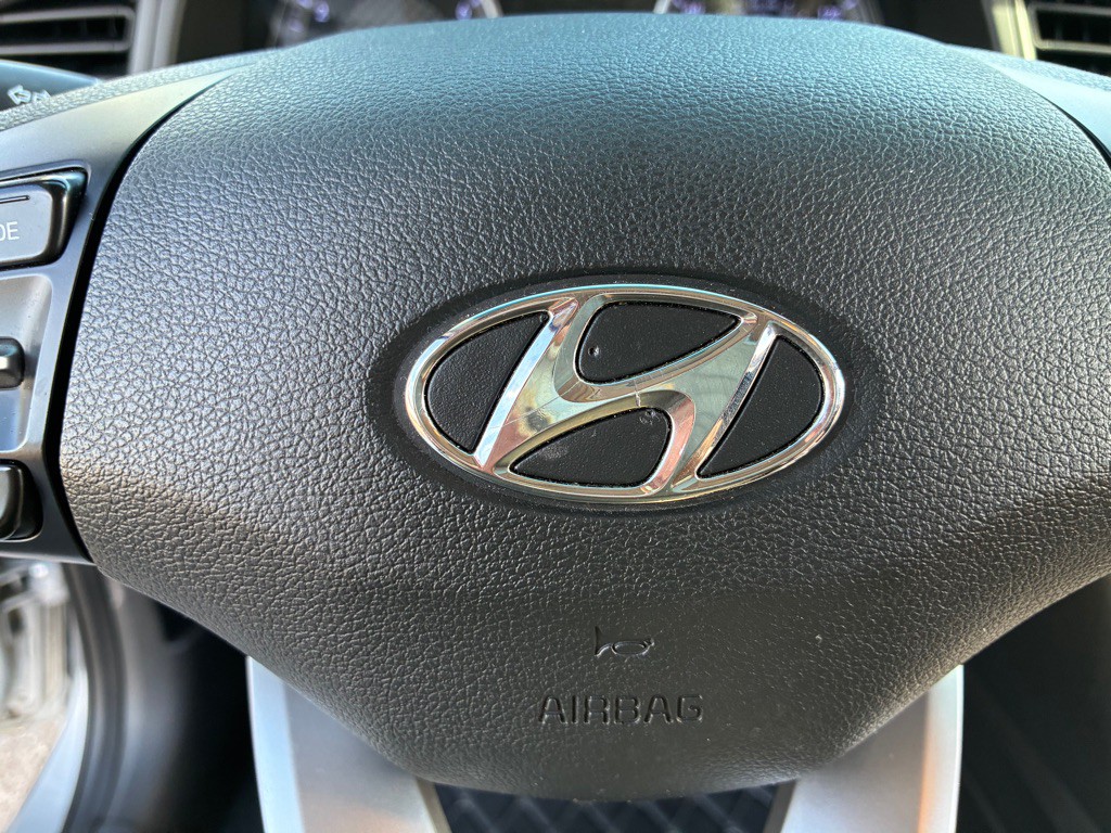 2019 Hyundai Elantra Image 17